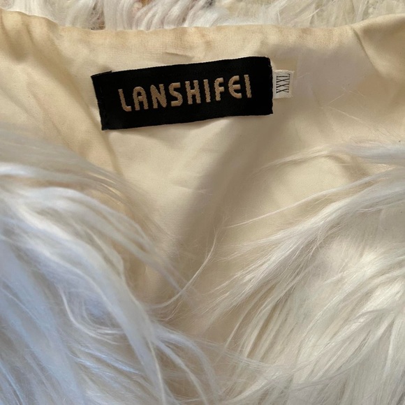 White, faux fur jacket! 🤍 - Picture 2 of 4
